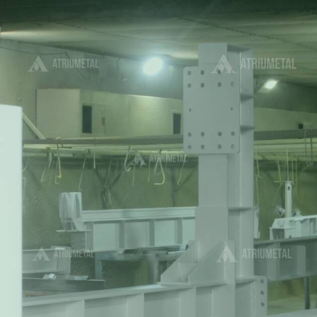 Serviço de Jato e Pintura Industrial — jateamento industrial de estrutura metálica com foco na preparação de superfície